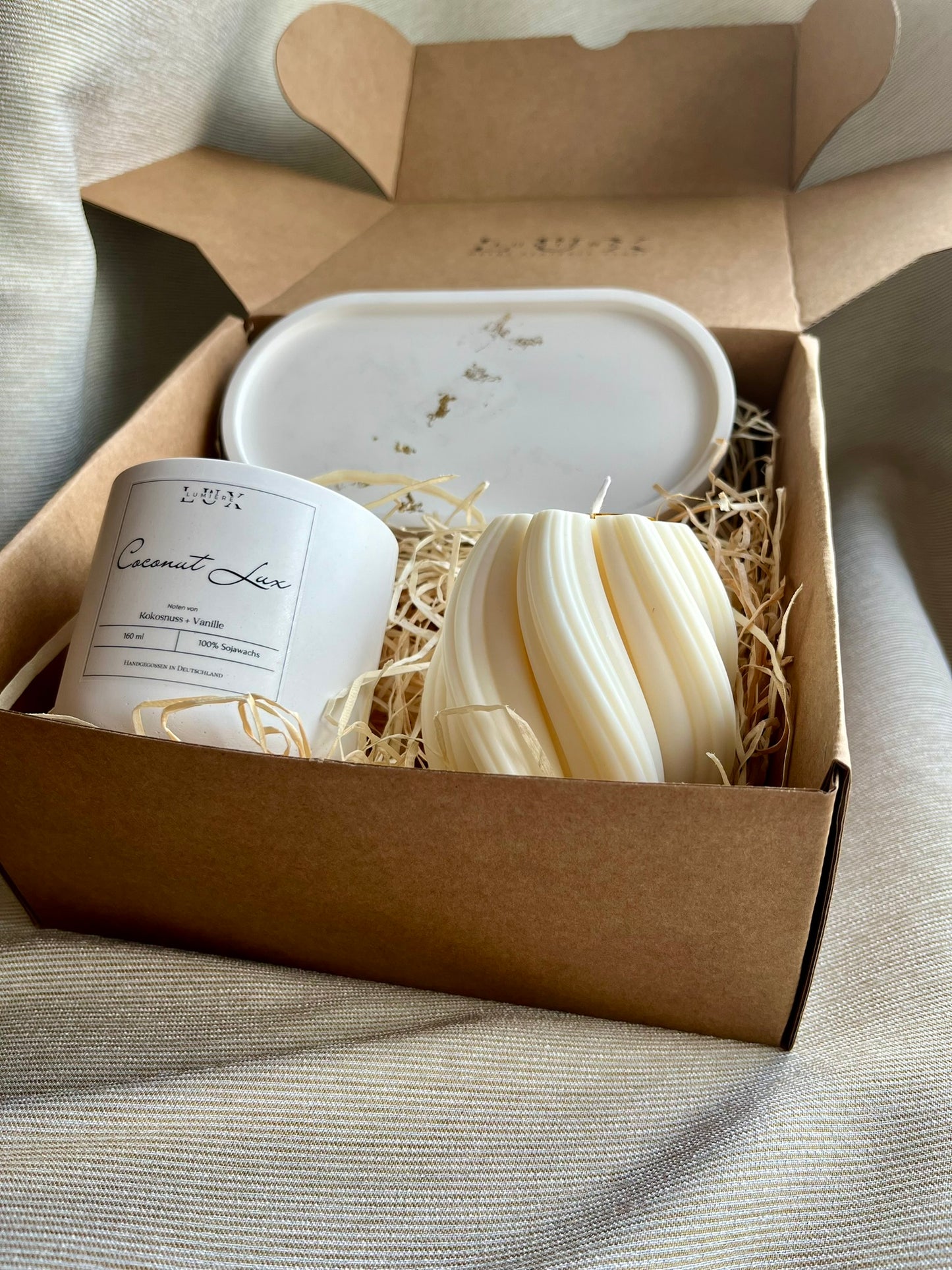 Dein Individuelles Kerzenset - Gold Tablett / Coconut Lux / Swirl