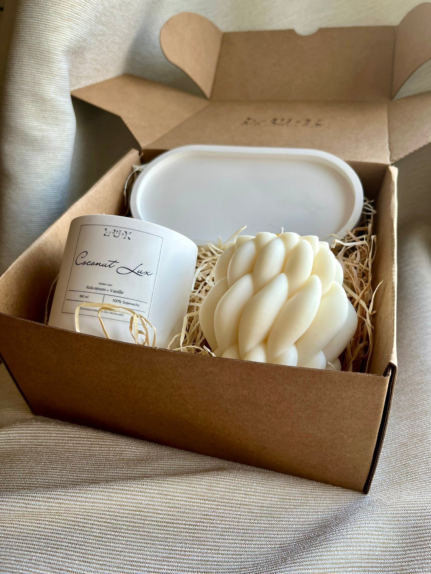 Dein Individuelles Kerzenset - Weißes Tablett / Coconut Lux / Braid - Personalisiert -
